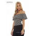 Blusa de mujer a rayas con hombros descubiertos